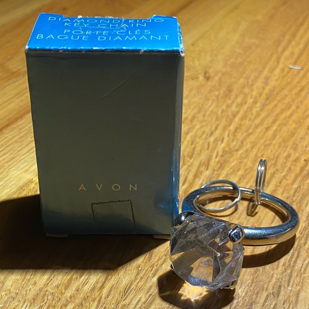 **NIB**Avon Diamond Ring Keychain (also selling identical keychain witho…